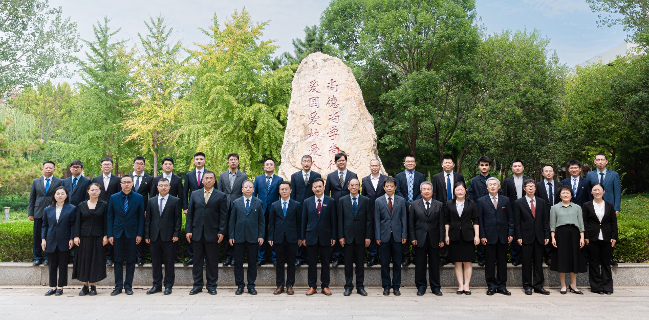 突破!英国365上市公司教师团队入围“全国高校黄大年式教师团队”创建示范活动名单